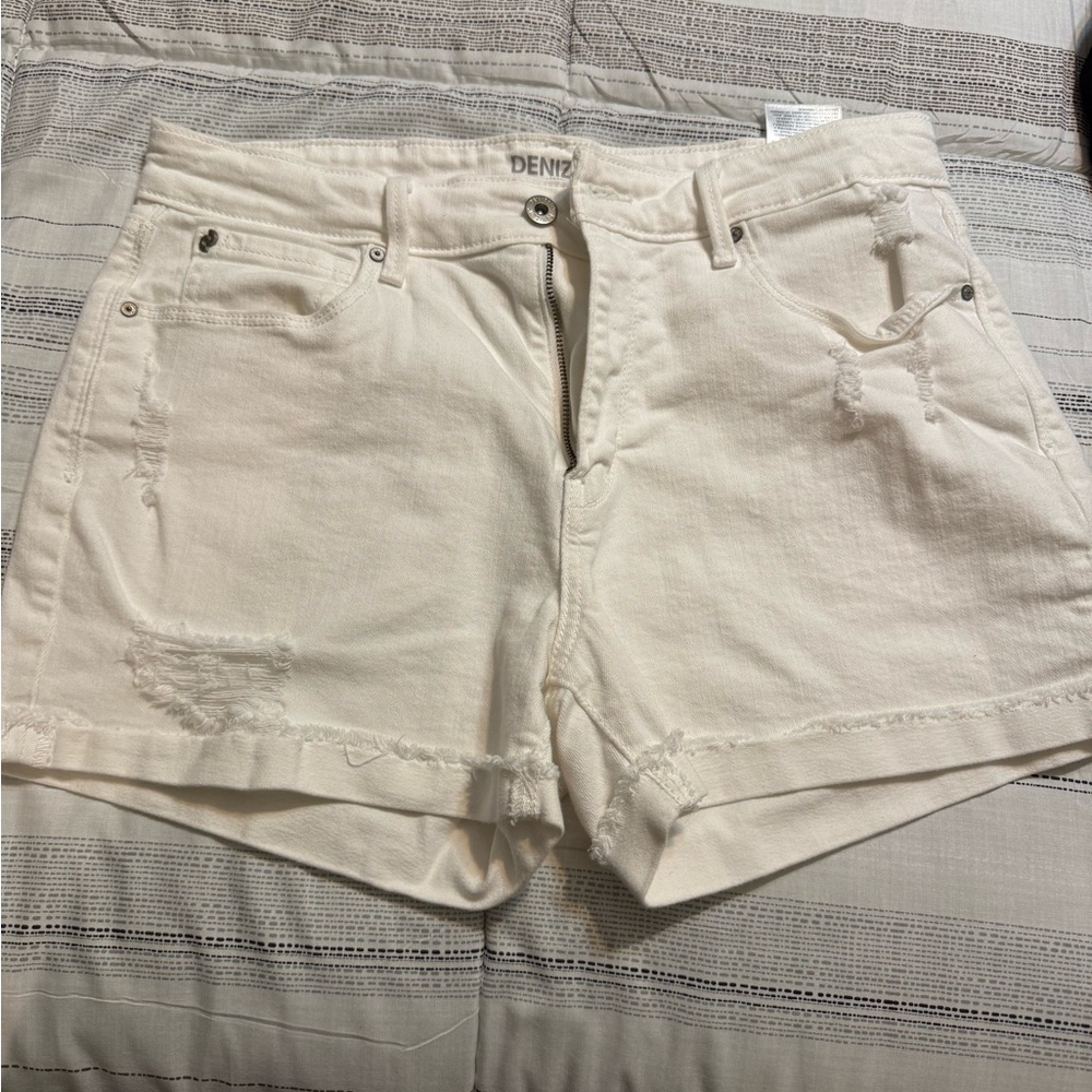Levi's Cream Jean Shorts Casual Style